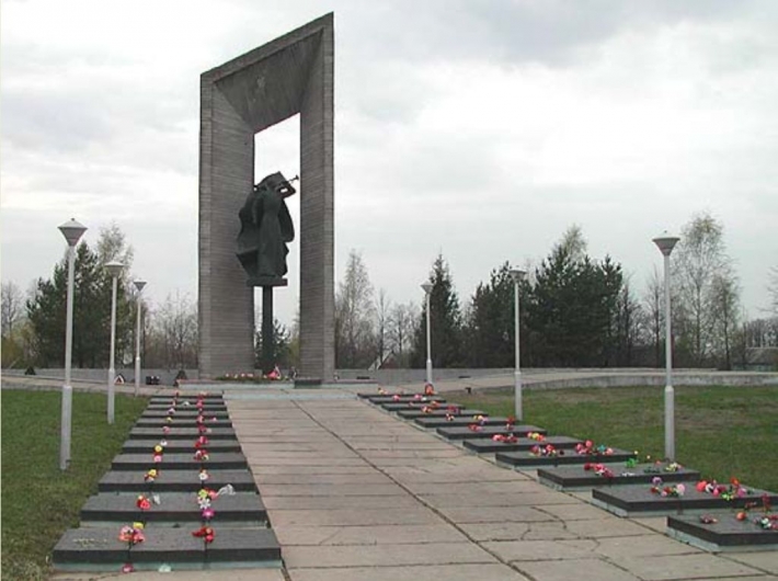 Карманово смоленская. Мемориал в Карманово Смоленской области. Смоленская область Гагаринский район село Карманово. Карманово Гагаринский район Смоленской области. Мемориал Карманово Гагаринс.